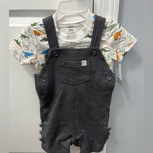 Carter’s two piece dinosaur overall set.